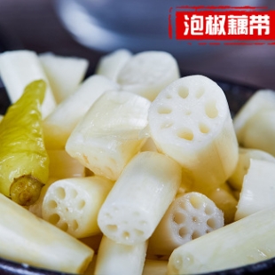 泡椒藕带泡菜下...